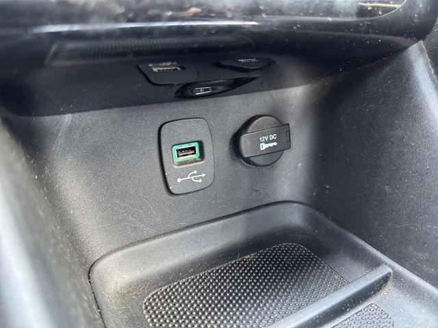 Chrysler 200  2011
