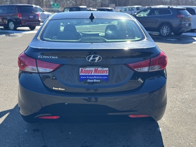 Hyundai Elantra  2013