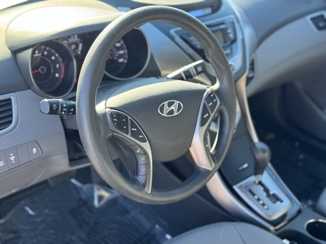 Hyundai Elantra  2013