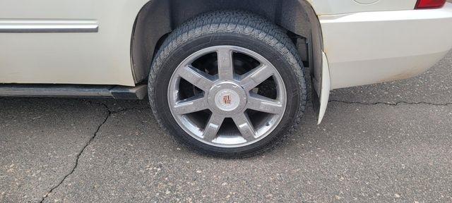 Cadillac Escalade  2010