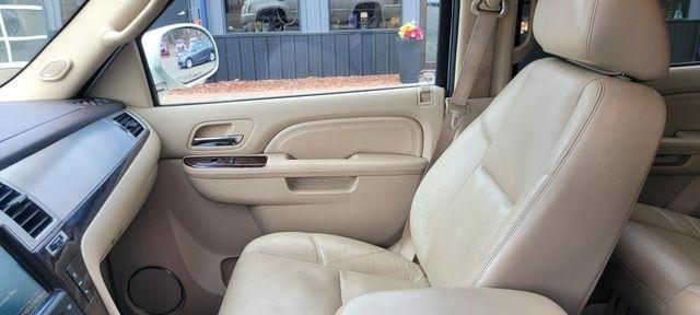 Cadillac Escalade  2010