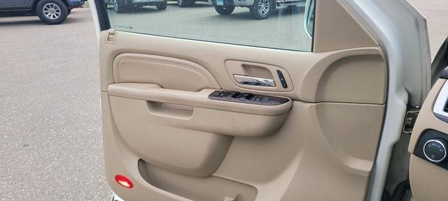 Cadillac Escalade  2010