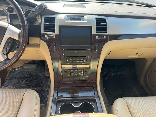 Cadillac Escalade  2010