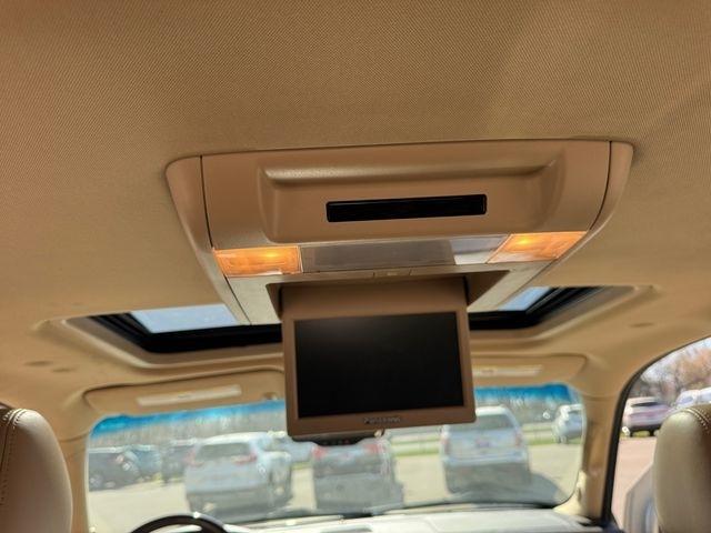 Cadillac Escalade  2010