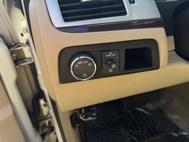 Cadillac Escalade  2010