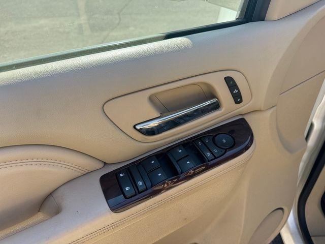 Cadillac Escalade  2010