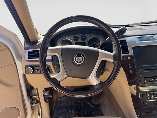 Cadillac Escalade  2010