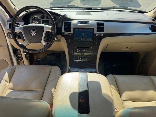 Cadillac Escalade  2010