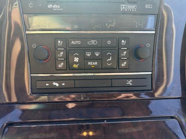 Cadillac Escalade  2010