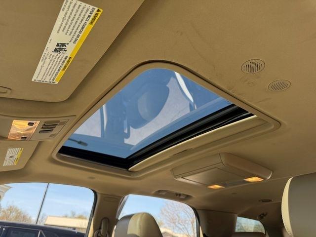 Cadillac Escalade  2010