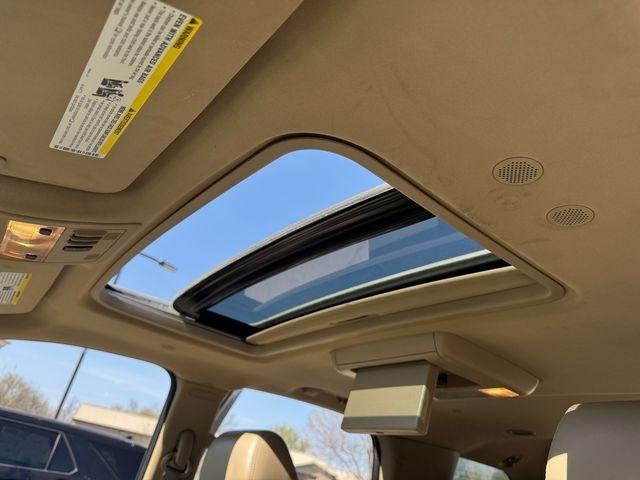 Cadillac Escalade  2010