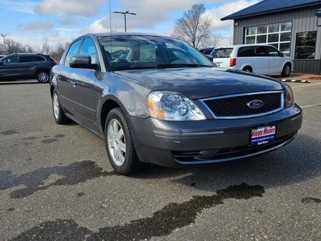 Gray 2005 Ford Five Hundred SE AWD Sedan All-Wheel Drive Continuously Variable Transmission