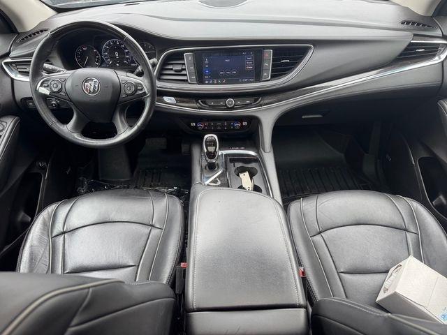 Buick Enclave  2021