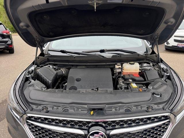 Buick Enclave  2021