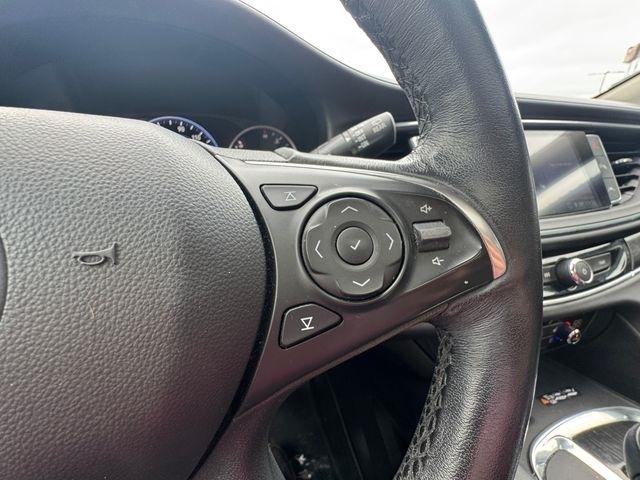 Buick Enclave  2021