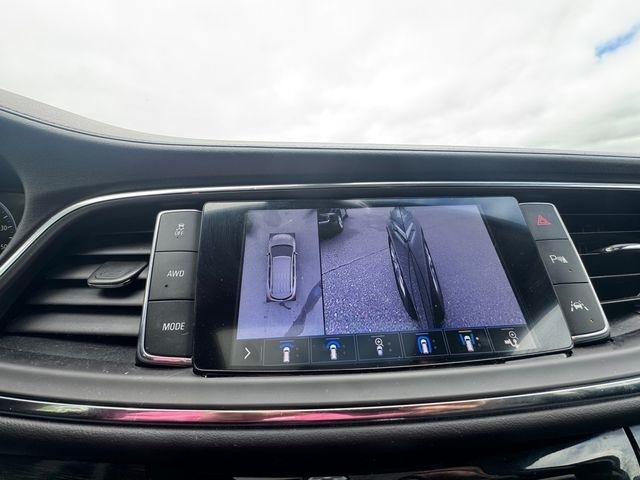 Buick Enclave  2021