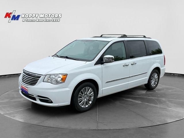 2016 Chrysler Town & Country Touring-L