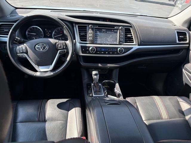 Toyota Highlander  2019