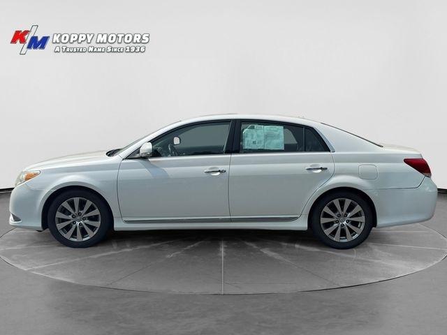 Toyota Avalon  2011