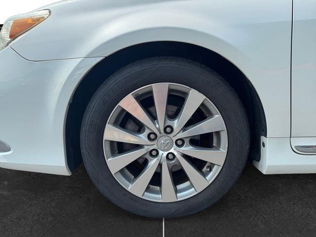 Toyota Avalon  2011