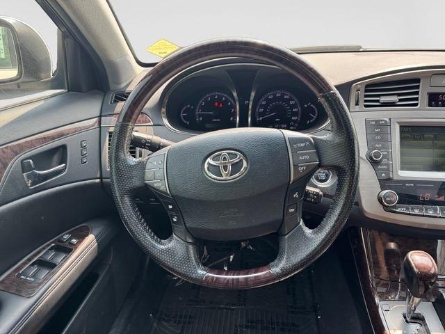Toyota Avalon  2011