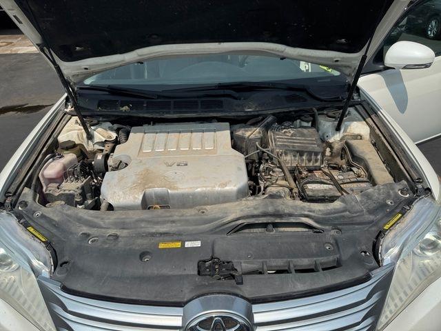 Toyota Avalon  2011