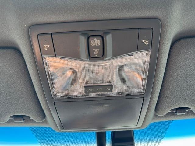 Toyota Avalon  2011