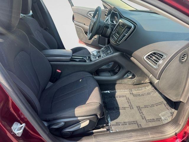 Chrysler 200  2015