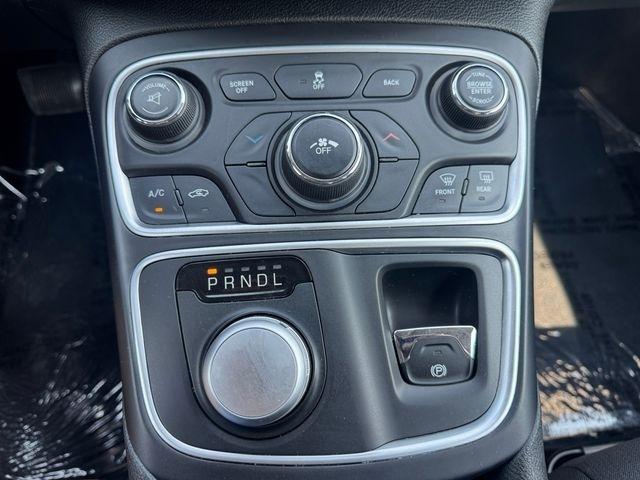 Chrysler 200  2015