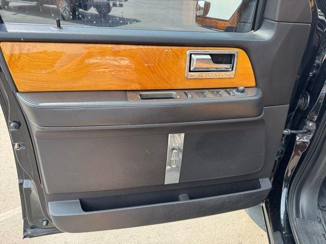 Lincoln Navigator  2011