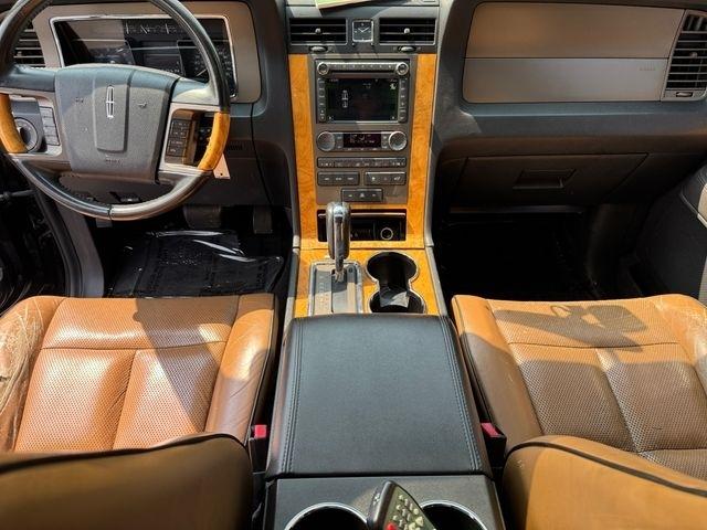 Lincoln Navigator  2011