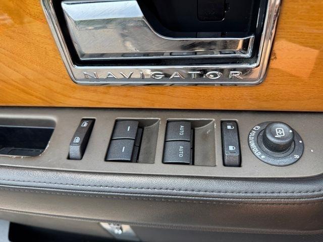 Lincoln Navigator  2011