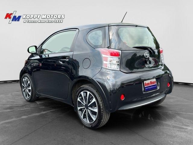 Scion iQ  2012