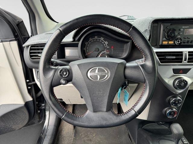 Scion iQ  2012