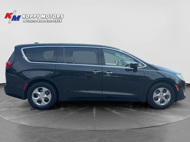 Chrysler Pacifica Hybrid  2020