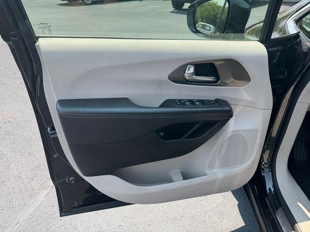 Chrysler Pacifica Hybrid  2020