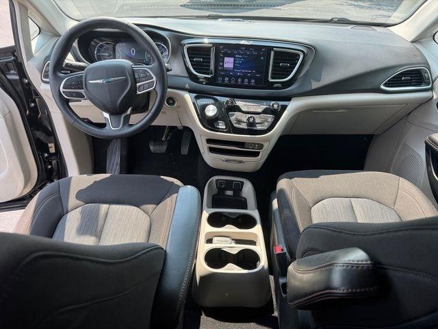 Chrysler Pacifica Hybrid  2020