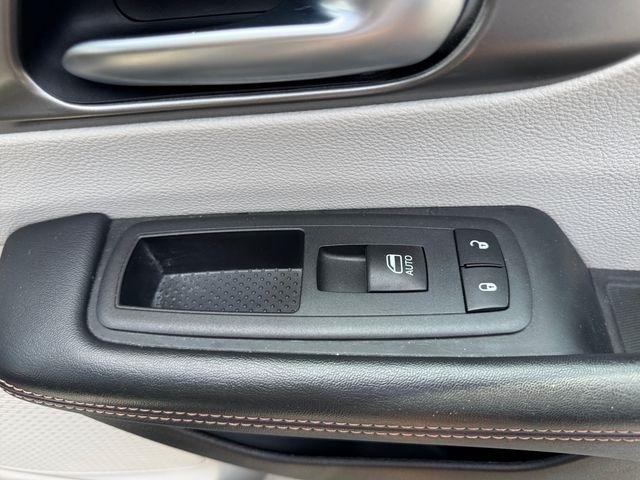 Chrysler Pacifica Hybrid  2020