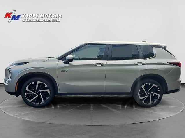 Mitsubishi Outlander PHEV  2023