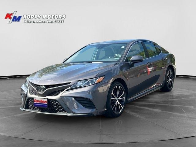 Toyota Camry  2019