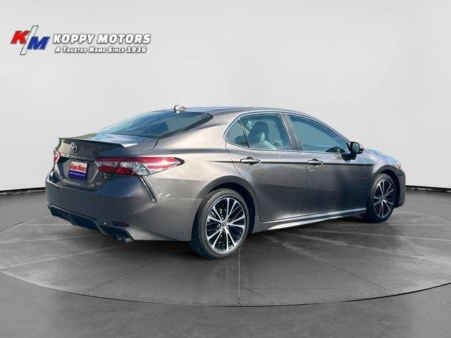 Toyota Camry  2019