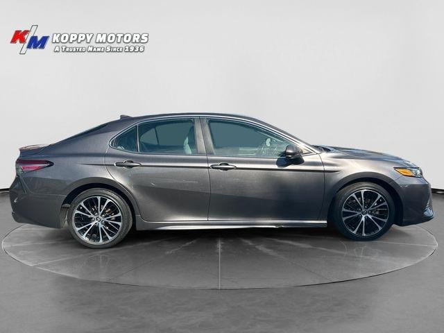 Toyota Camry  2019