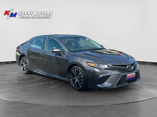 Toyota Camry  2019