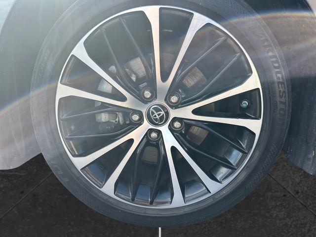 Toyota Camry  2019