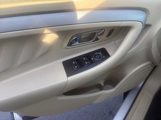 Ford Taurus  2017