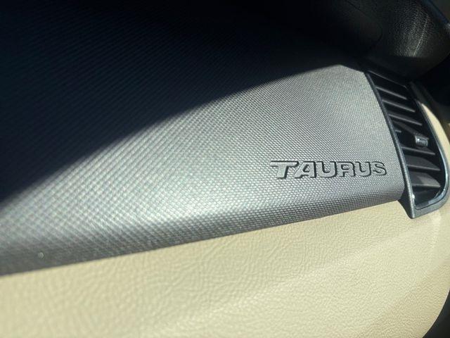 Ford Taurus  2017