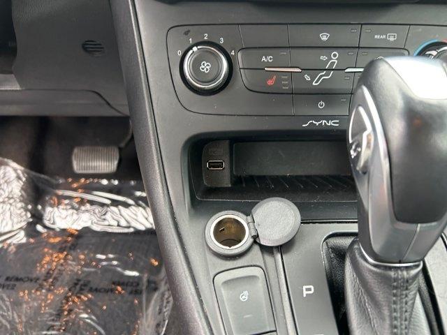 Ford Focus  2015