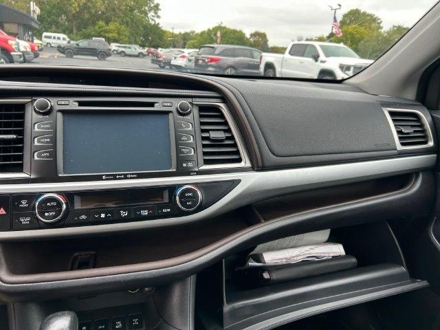 Toyota Highlander  2016