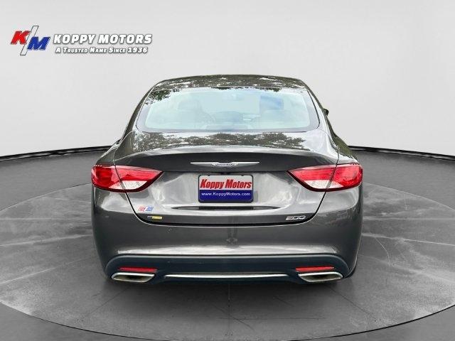 Chrysler 200  2016