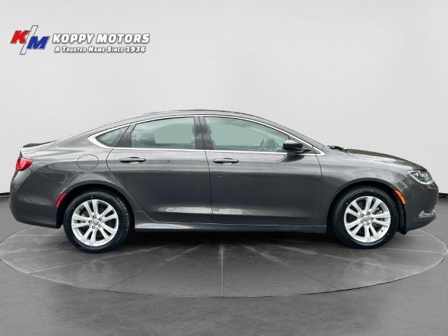 Chrysler 200  2016